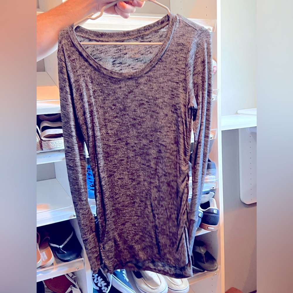 Maternity size M long sleeve shirts